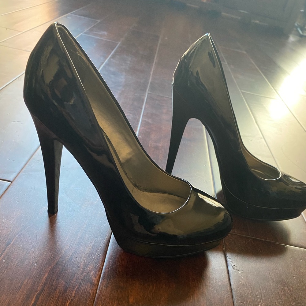 Black G by Guess Pumps